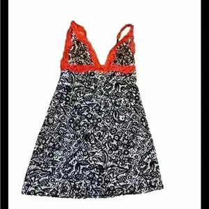 Victoria’s Secret Nightie Women Black & White Small Red Lace Trim‎ Babydoll Slip